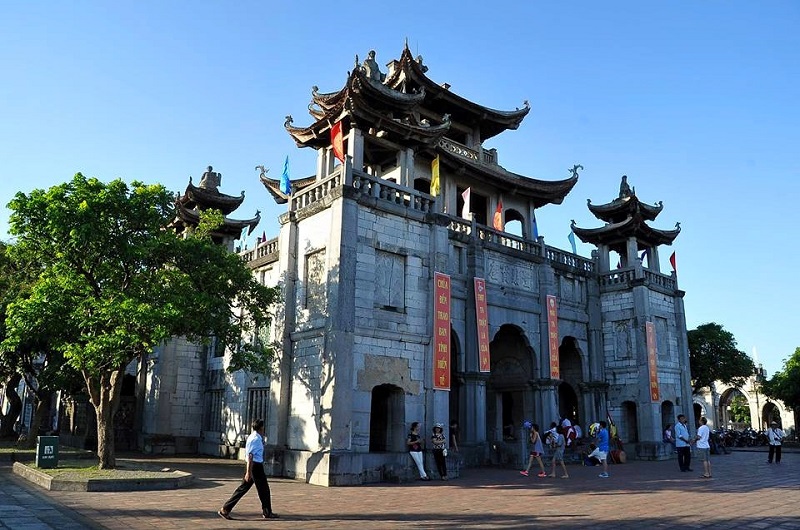 Nhà thờ đá Phát Diệm Ninh Bình (Life Resort Ninh Hải)
