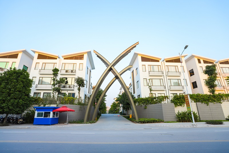 Cổng dự án biệt thự Khai Sơn Hill Long Biên
