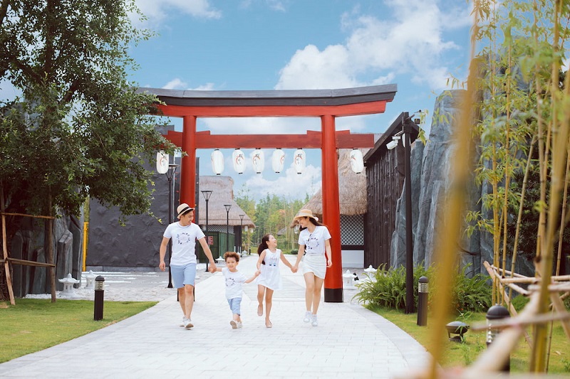 Cổng Torii Vườn Nhật Vinhomes Smart City